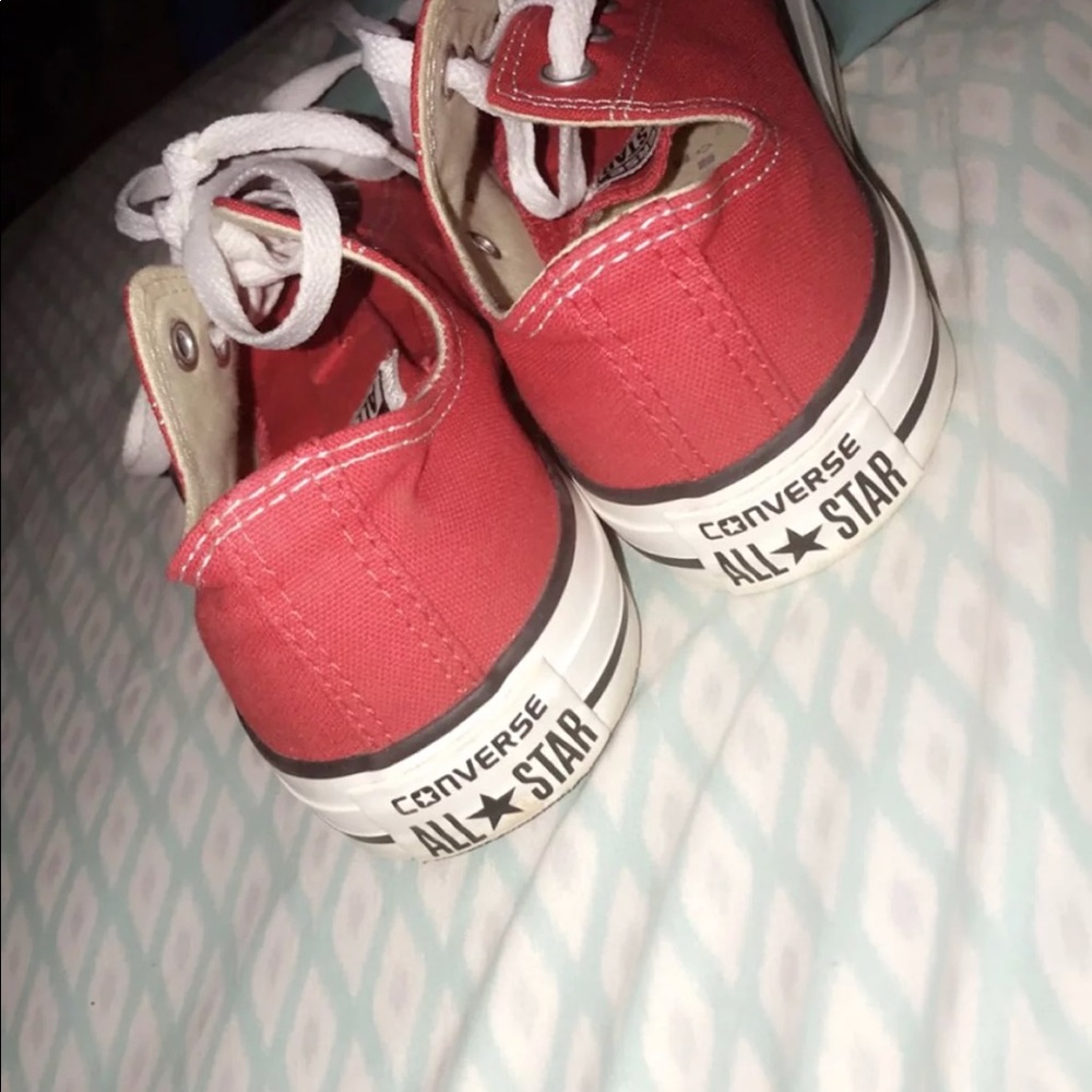 red converse - Picture 2 of 3